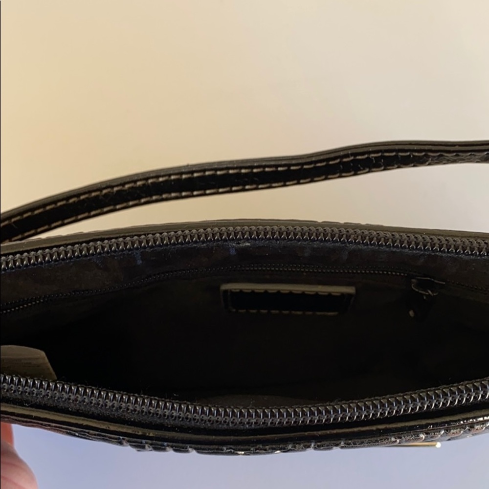 XOXO Wristlet - Black w/XOXO Print Embossed - Picture 5 of 5